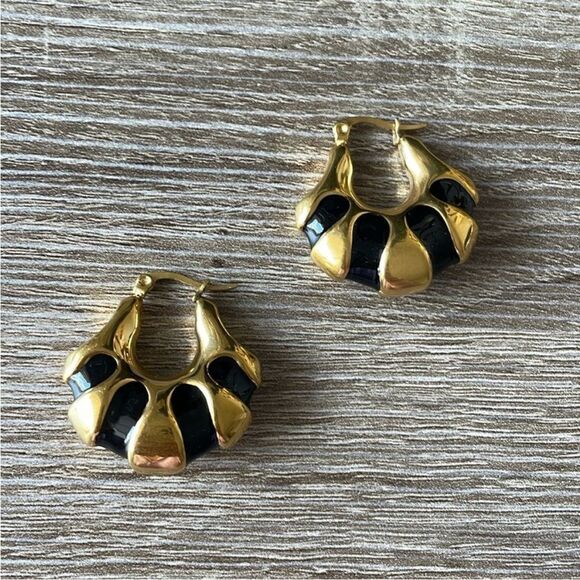 Vintage style hoop earring M276 - Picture 4 of 4